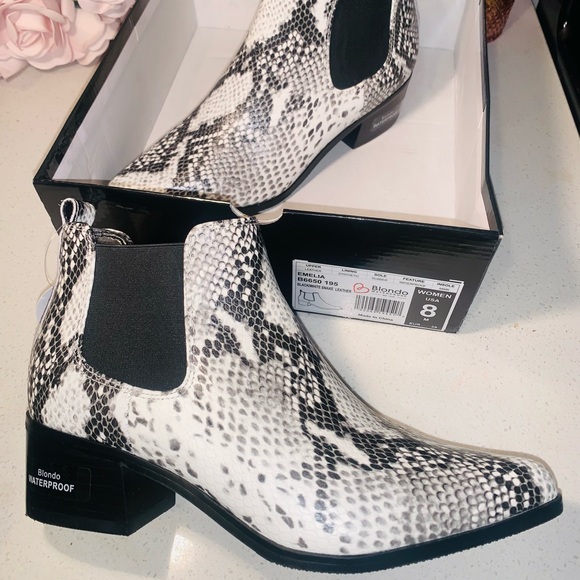 Blondo Emelia Snake Waterproof Chelsea Bootie - Picture 11 of 13